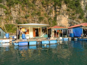 case galleggianti di pescatori