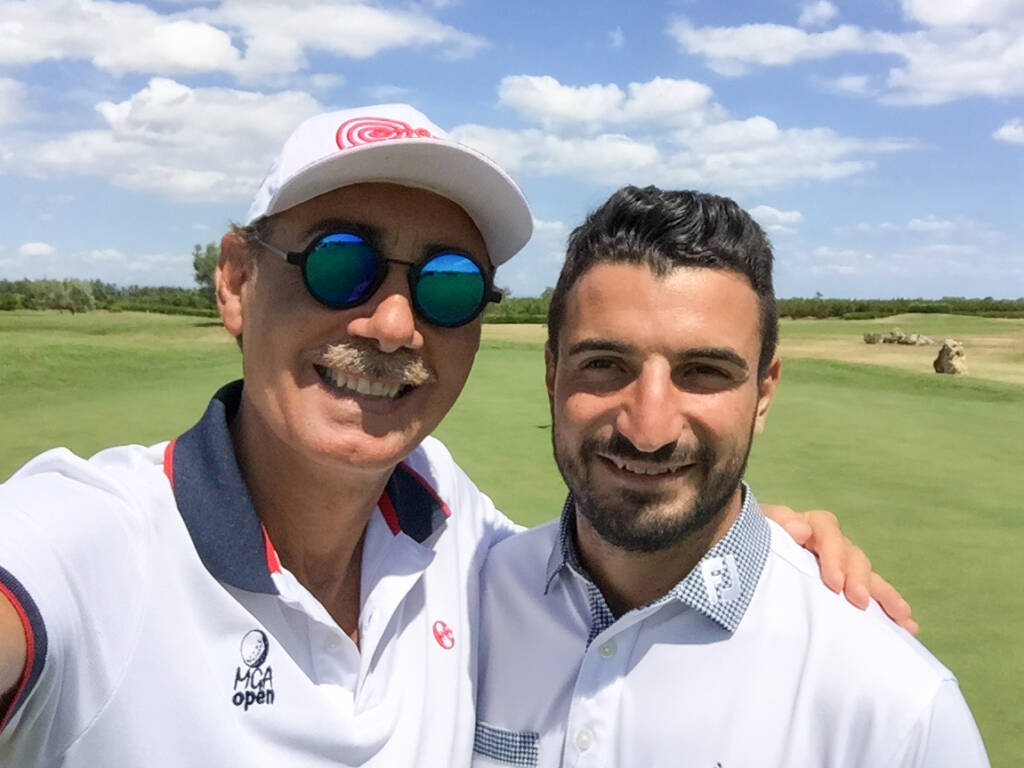 Michele Tribuzio con il campione di golf Francesco Laporta